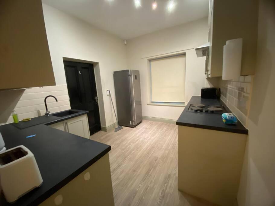2 Bed House In Barrow Hill Sleeps 4 Holiday home
