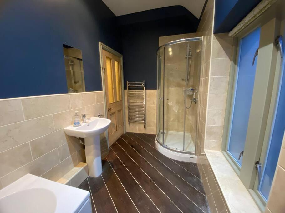 Holiday home 2 Bed House In Barrow Hill Sleeps 4